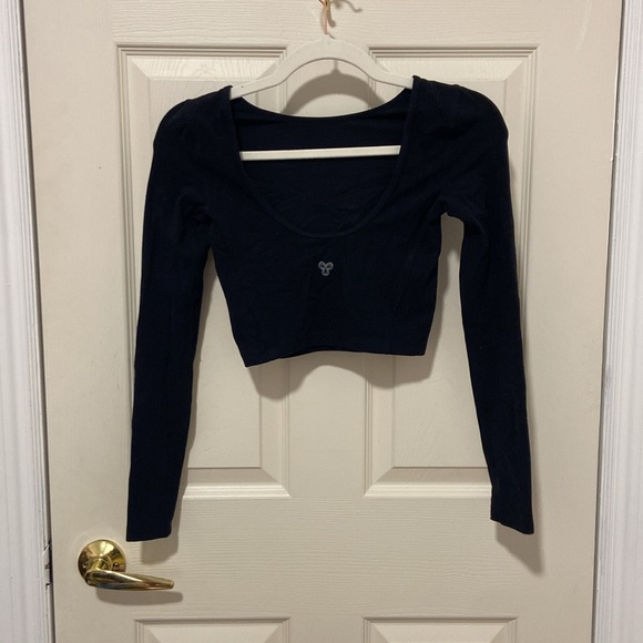TNAction Aritzia Long Sleeve Butter Top - Picture 2 of 3